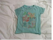 t-shirt  4 ans okaidi club Med - en très bon état