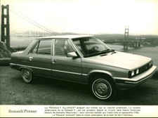 Photo de presse ancienne automobile voiture Renault Alliance usine Billancourt