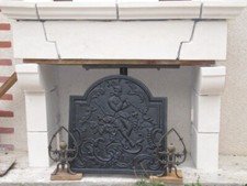 Cheminée style campagnarde en pierre demi dure milieu XXème