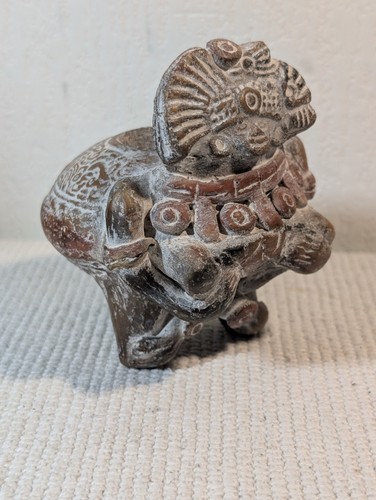 Statuette anthropomorphe style