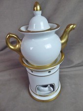 BELLE TISANIERE ancienne en porcelaine de Paris.