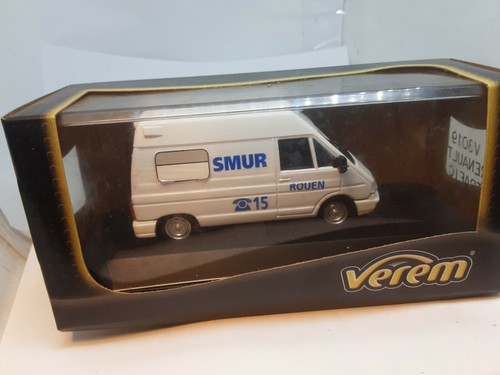 Renault trafic ambulance smur - renault,