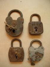 Lot de 4 anciens cadenas 2 avec clé de 7,9 cm à 10 cm n°10 