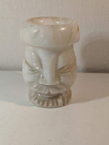 Ancien pot sculpté - , en