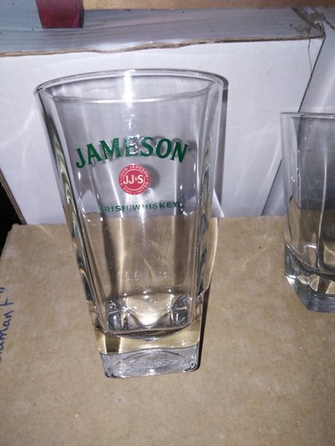 Jameson irish whiskey whisky - irish,