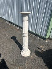 Colonne en marbre blanc à