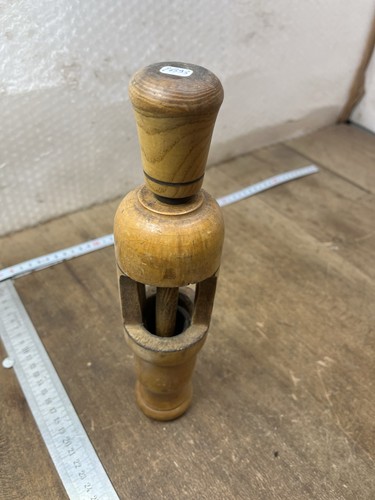 Bouchonneuse old tool outil - bouchonneuse,