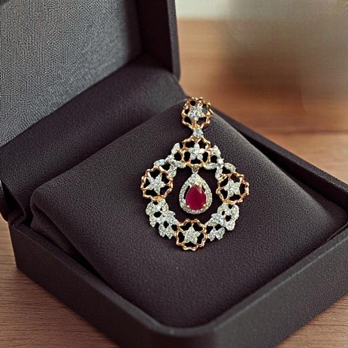 Exquis pendentif rubis - , diamant