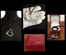 BACCARAT - COLLIER RAS DE COU - COEUR EN CRISTAL dans son ÉCRIN SUPERBE!