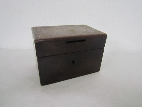 Ancienne boite coffre tirelire - ancienne,