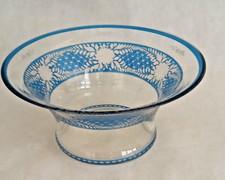 Magnifique coupe en verre transparent et bleu gravée main de fleurs et branches