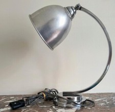 lampe de bureau moderniste en