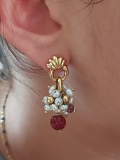 TRES BELLES BOUCLES D'OREILLES ANCIENNES Or 18 Carats Perle Grenat Cornaline 10g