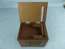 Ancien distributeur à cigarettes , boite a musique  , testé OK