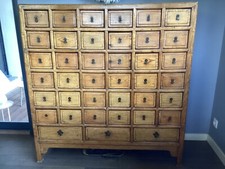 Meuble d'apothicaire chinois