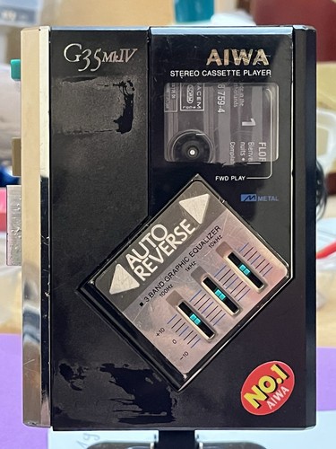 Aiwa portable cassette - 🟡aiwa,