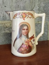 Pichet religieux ancien en