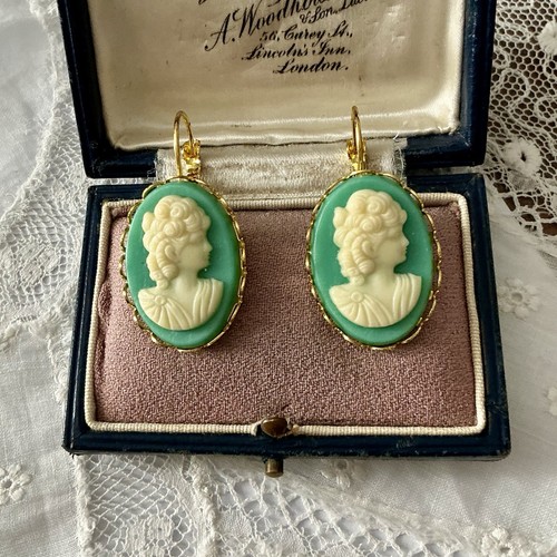 Comtesse camee bakelite - en,