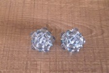  ?  Boucle d'oreille à clips vintage petite fleur en plastique bleu clair ?