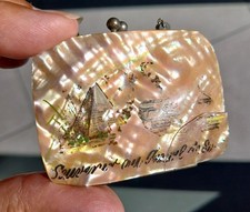 Ancien petit porte monnaie en NACRE, métal et tissu avec Chaînette 