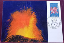 CARTE postale premier jour AUVERGNE CLERMONT FERRAND 1975 VOLCAN EN ERUPTION