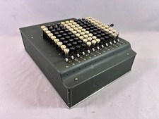 Ancienne Machine à Calculer