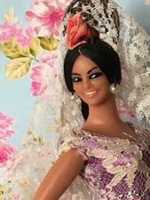 Poupee danseuse flamenco robe lilas et argent 18cm folklorique yaux fixes