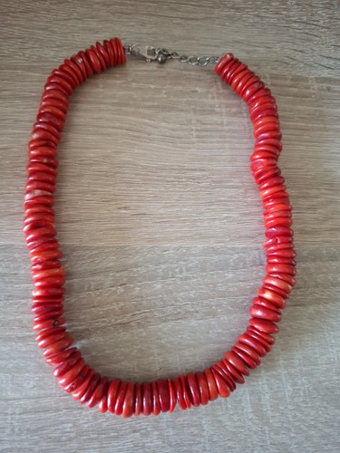 Collier perles corail rouge