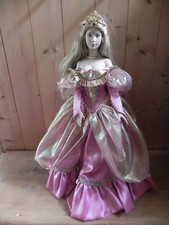 Poupée porcelaine Cendrillon