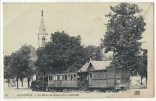 ISSOUDUN (36) - La place de Vouet et le tramway