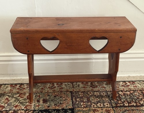 Vtg Heart Cut Out Wooden Bench
