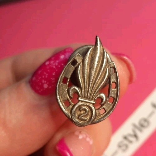 P94204rare insigne militaire - insigne,