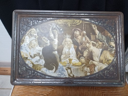 Boîte ancienne avec clé - ancienne, en
