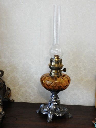 Ancienne lampe - ancienne, a