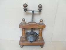 ancien pressoir à cassis / fruits vintage collection  H max 48,5 cm