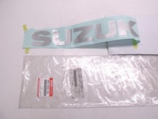 Embleme carenage droit SUZUKI