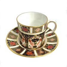 Ancienne tasse et soucoupe
