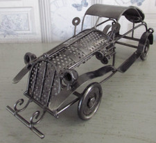 Porte-bouteille de présentation vin en métal en forme de voiture longueur 36 cm