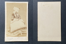 Villard, Quimper, Femme en