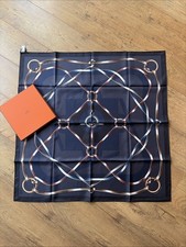 Foulard Hermès Carré Twill Figure Artistique Neuf Avec Étiquette 90x90