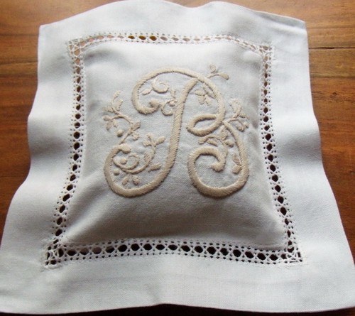 Coussin sachet brode - ,