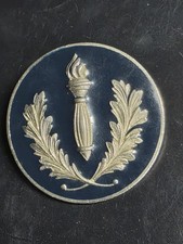 Coiffure . Insigne de Béret -