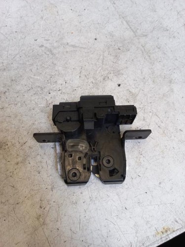 Serrure coffre renault clio - serrure,