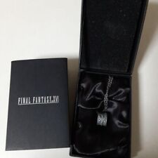 Collier pendentif en argent