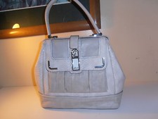 GUESS PURSE OFF WHITES COLOR