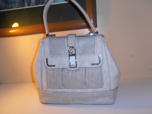 Guess purse off whites - guess,