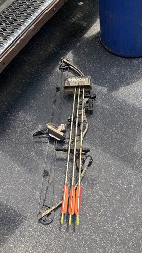 Hoyt usa compound bow with - hoyt,
