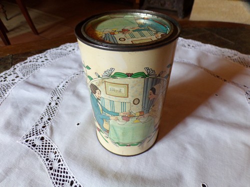 Ancienne boîte publicitaire