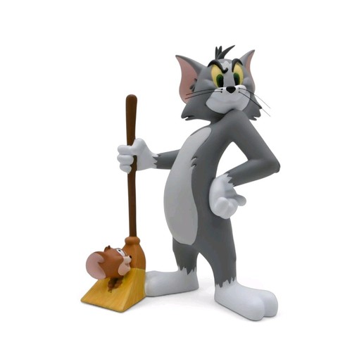 Tom jerry sweeping - jerry, scene