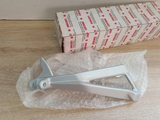 Une platine repose pied passager droite ducati 82411241a superbike 1098 848 1198